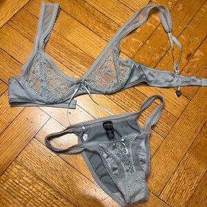 La Perla Chic Lace Lingerie Set in Gray